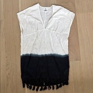 White and Black Tassel Hem Tunic